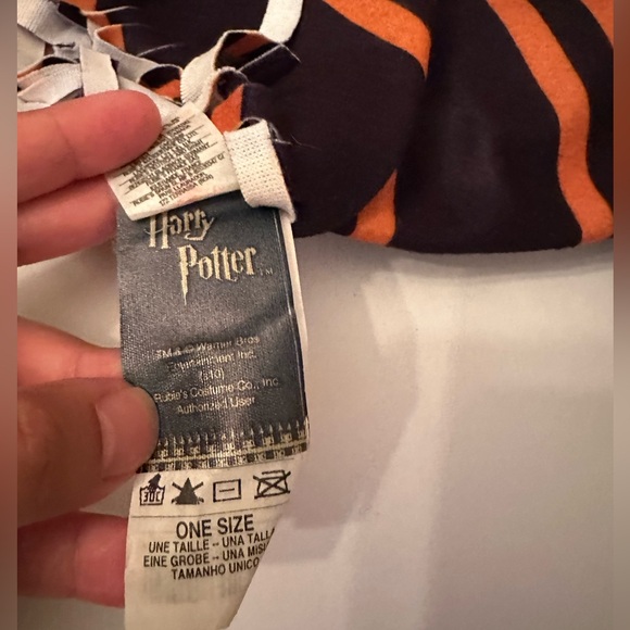 Harry Potter Halloween Costume accessories - wand, Gryffindor scarf, and tie - Picture 6 of 6